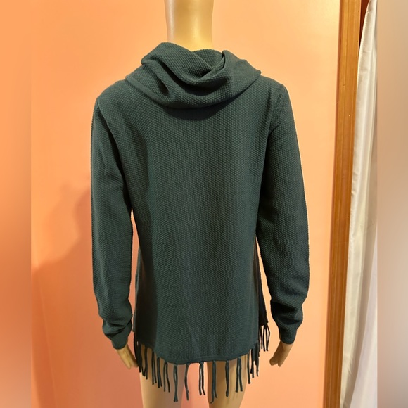 Women’s Sweater Size Small - Picture 6 of 11